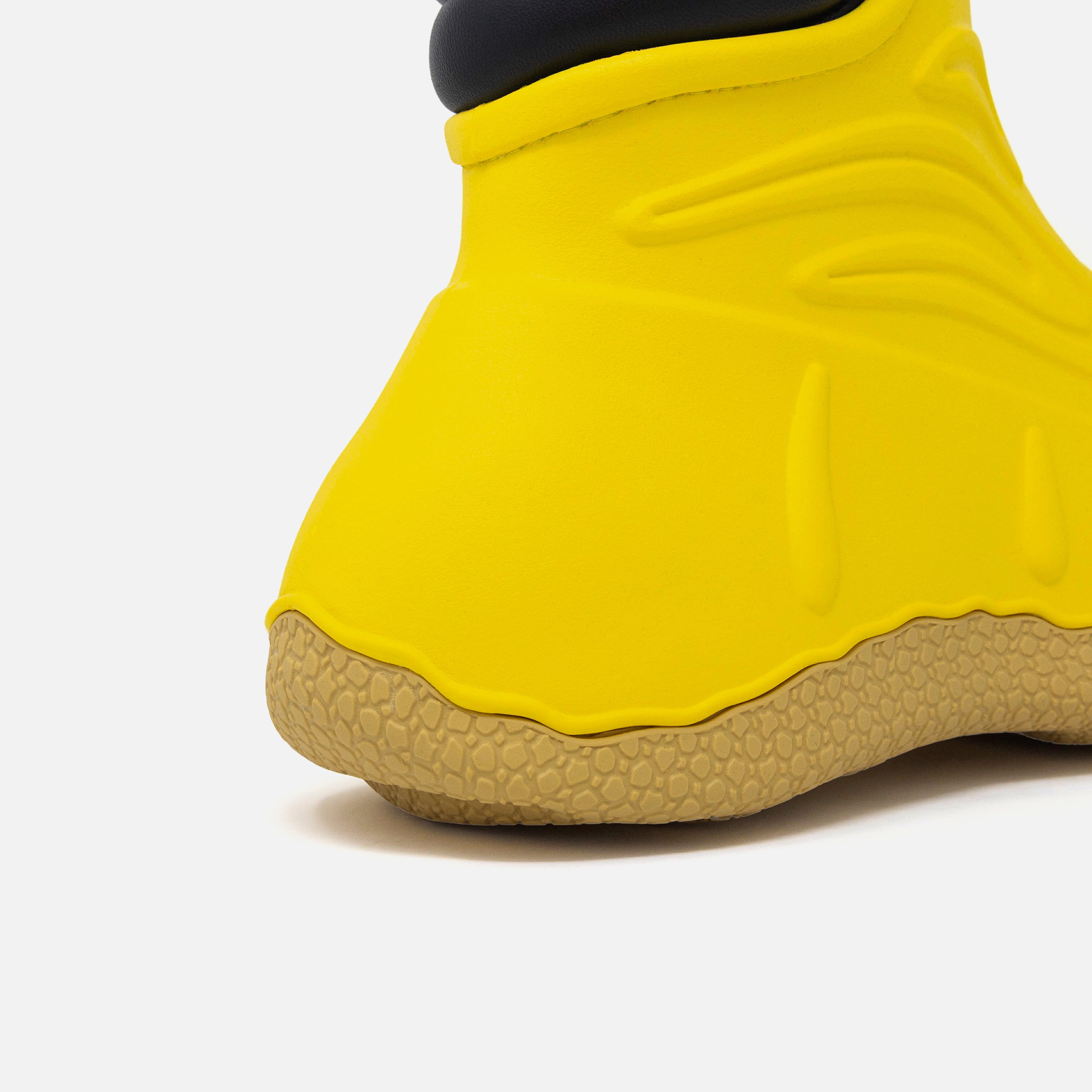 靴 YELLOW DEFORMED SHORT BOOTS Shop FCTRY LAb x NLE Choppa Duck Boot - Yellow